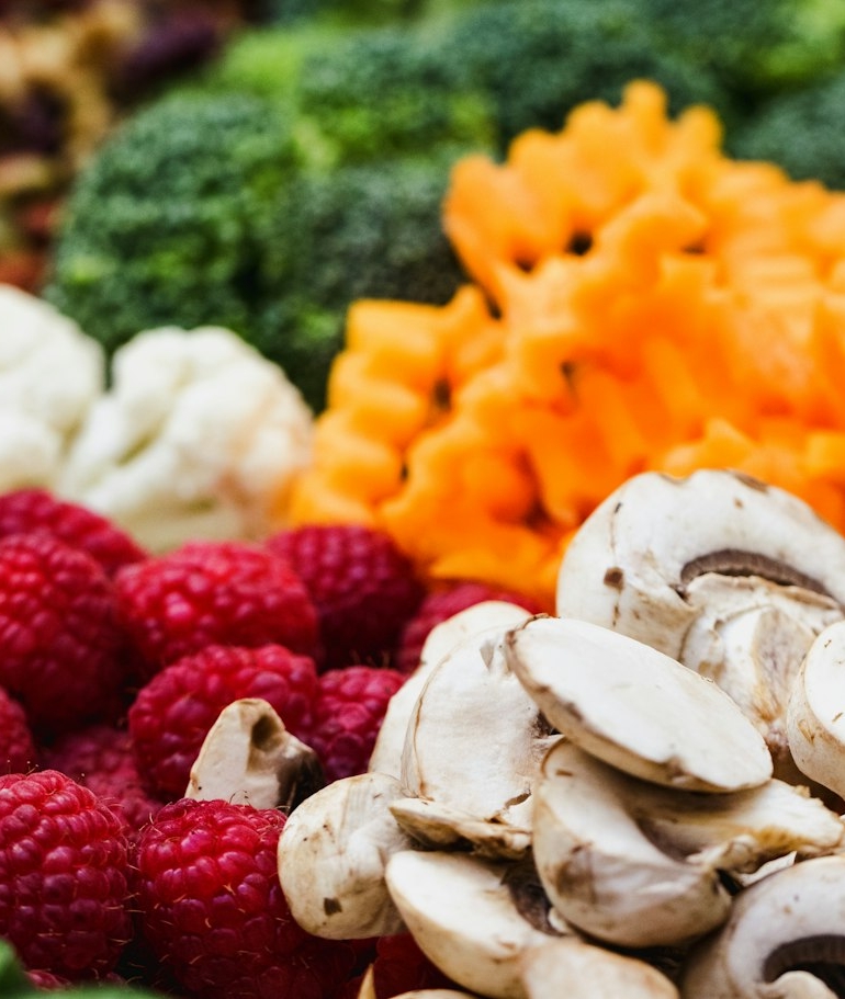 Fresh vegetables and berries that are good foods for your teeth